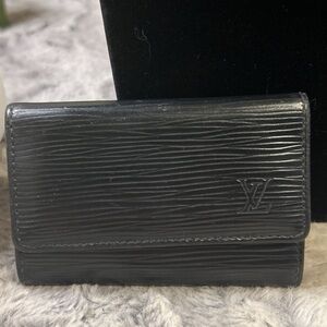Louis Vuitton Black Epi Leather 6 Key Holder - M63812